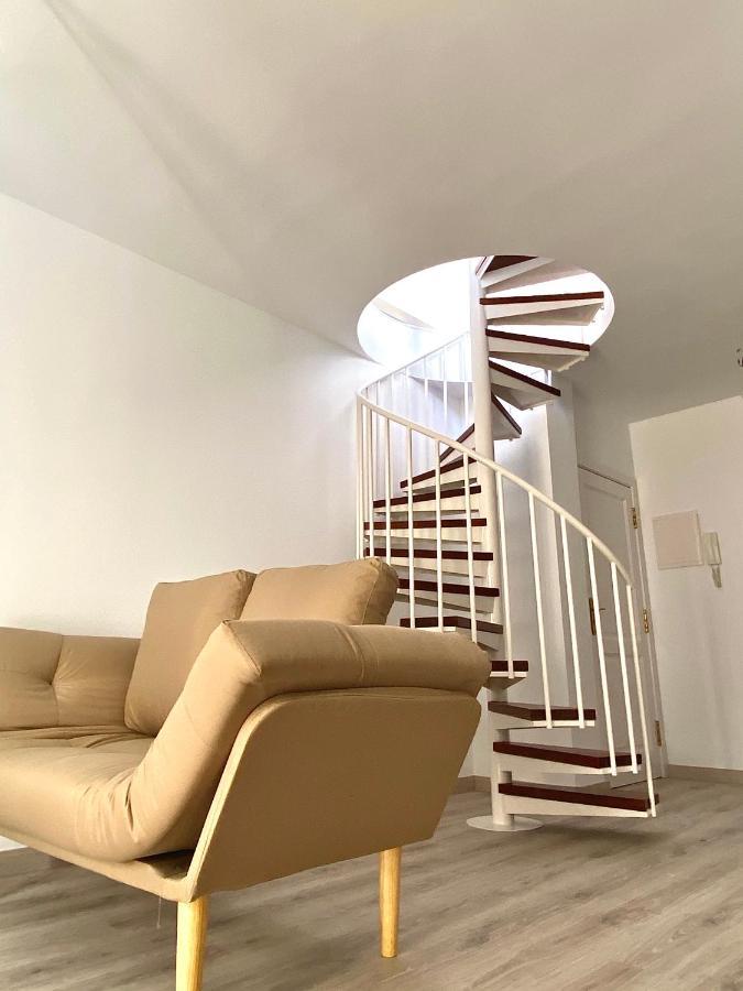 Spiral Stairs Duplex Apartment Figueres  Ngoại thất bức ảnh