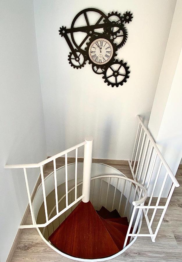 Spiral Stairs Duplex Apartment Figueres  Ngoại thất bức ảnh