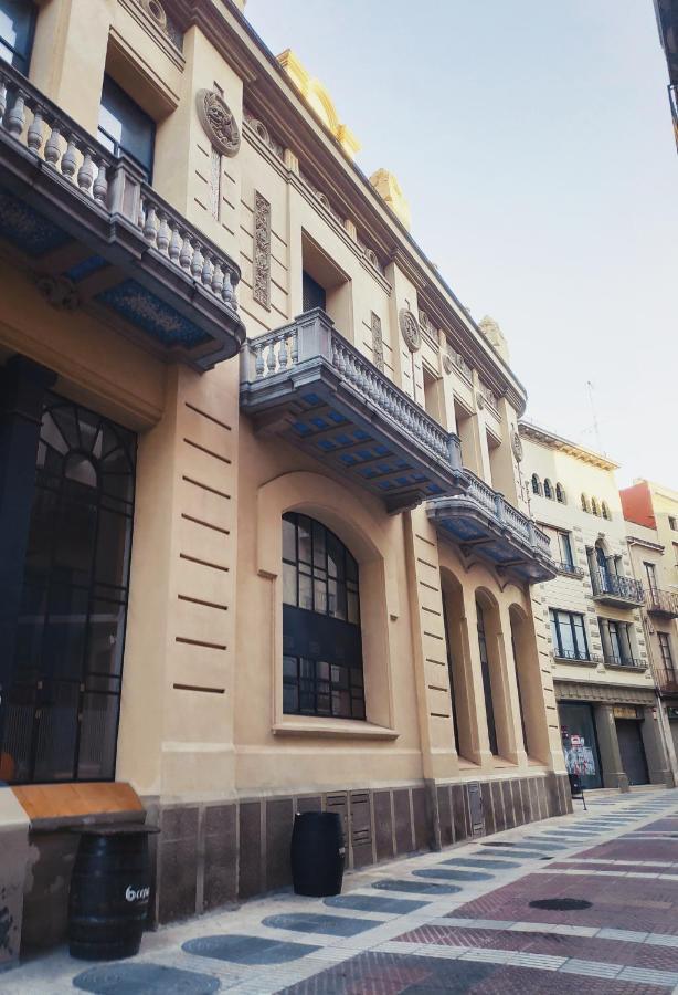 Spiral Stairs Duplex Apartment Figueres  Ngoại thất bức ảnh