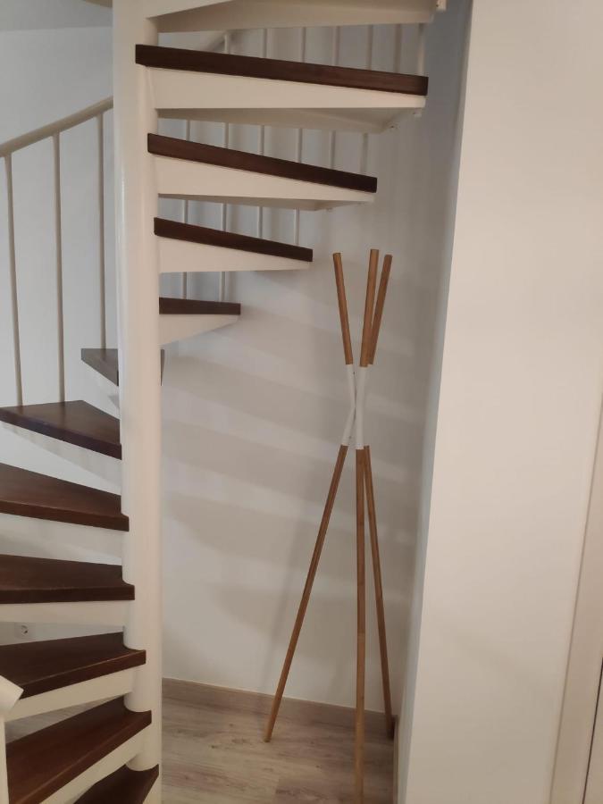 Spiral Stairs Duplex Apartment Figueres  Ngoại thất bức ảnh