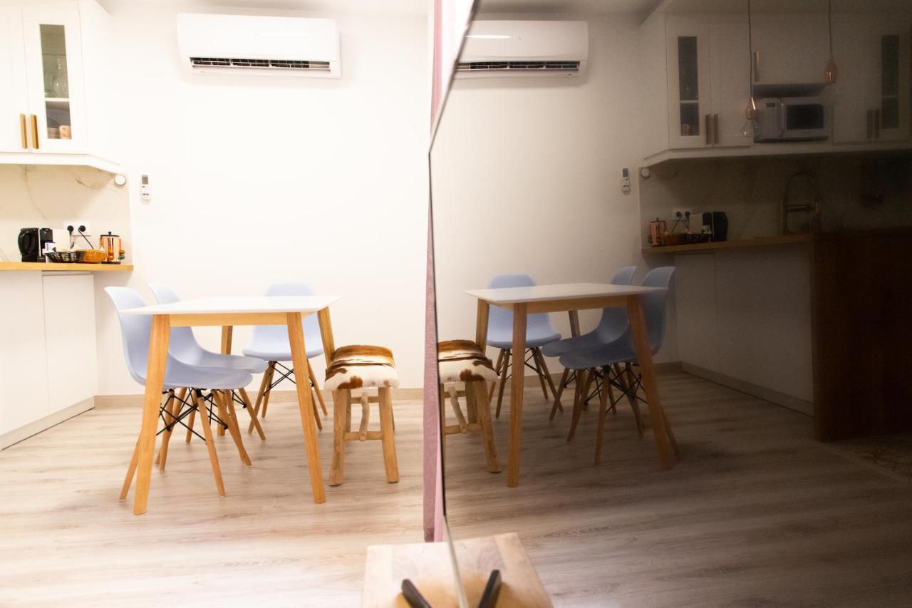 Spiral Stairs Duplex Apartment Figueres  Ngoại thất bức ảnh