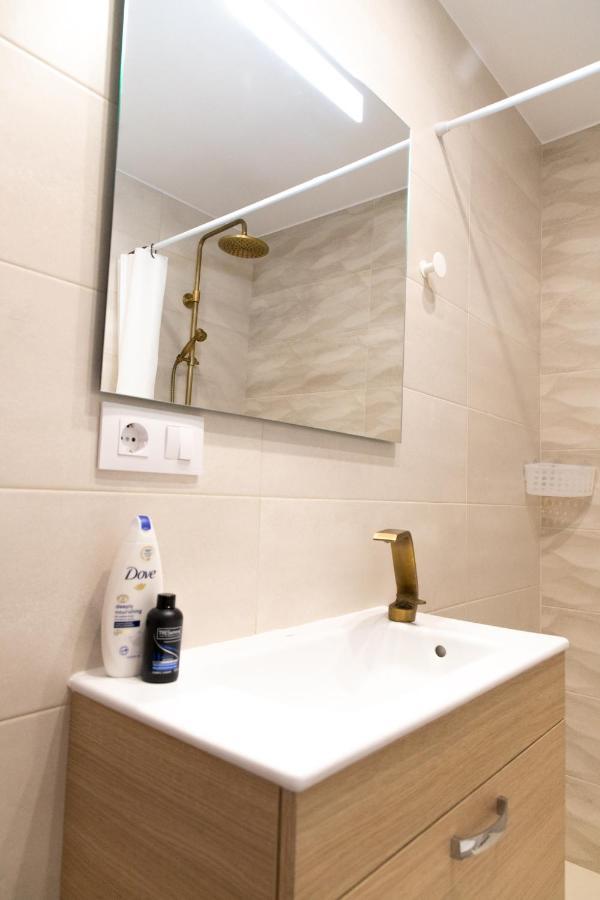 Spiral Stairs Duplex Apartment Figueres  Ngoại thất bức ảnh