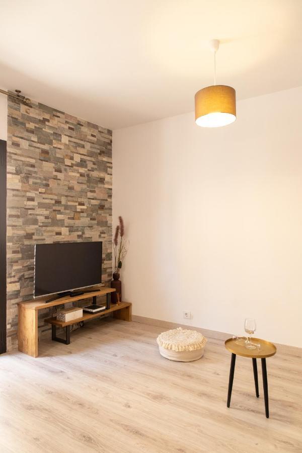 Spiral Stairs Duplex Apartment Figueres  Ngoại thất bức ảnh